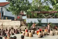 Latih-Pramuka-di-MI-14